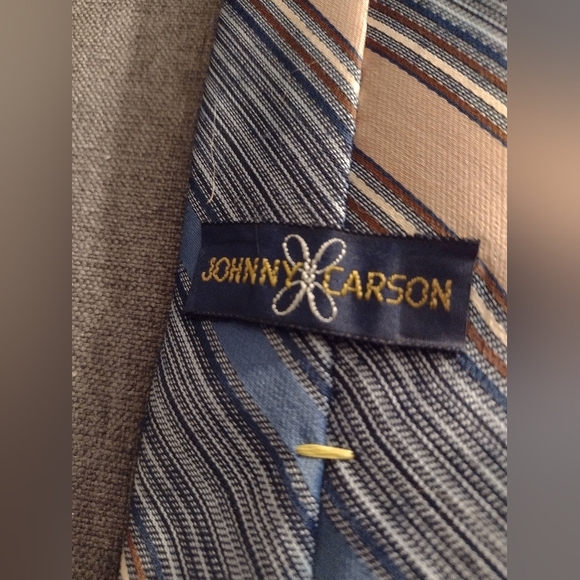 Johnny Carson Blue and Tan Striped Silk Tie. - Picture 8 of 10